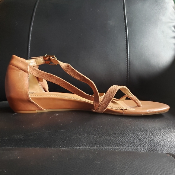 Gianni Bini 3D Flower Strappy Thong Slingback Flat Sandal Brown Leather Size 11 - Picture 5 of 10